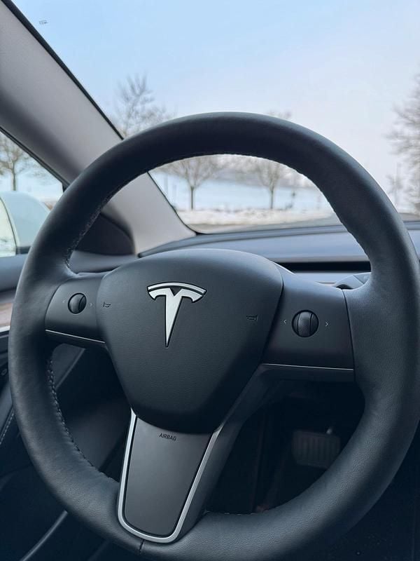 Gebraucht Tesla Model 3 Standard Range 208 kW (283 PS) 2022 Weiß Limousine