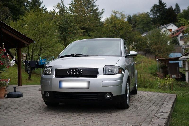 Second-hand Audi A2 Ambiente 75 CP (55 kW) 2001 Argintiu Hatchback