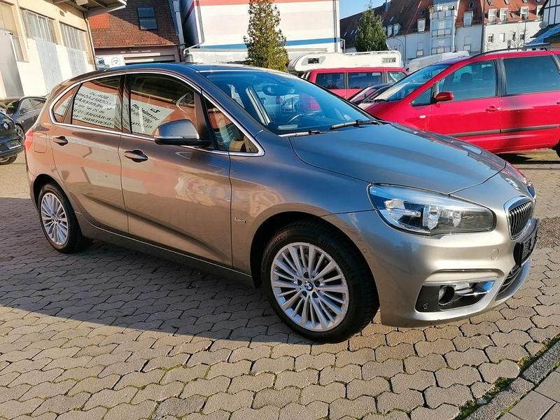 Gebraucht BMW 220 Active Tourer Luxury Line 192 PS (141 kW) 2017 Gold Van / Kleinbus