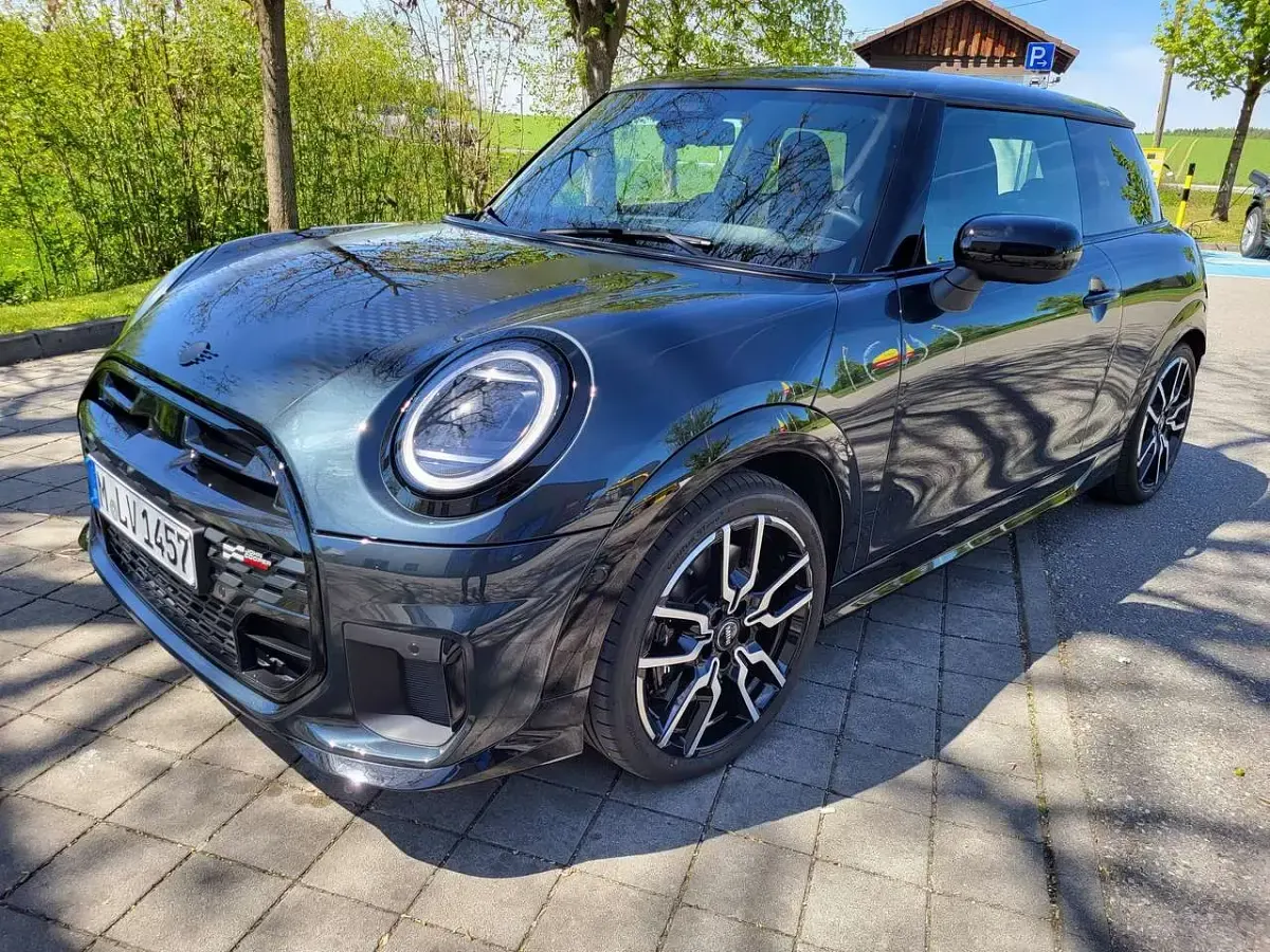 Używany Mini John Cooper Works 204 KM (150 kW) 2025 Szary Hatchback