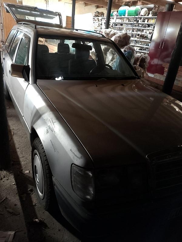 Gebraucht Mercedes 200 1993 Silber Kombi