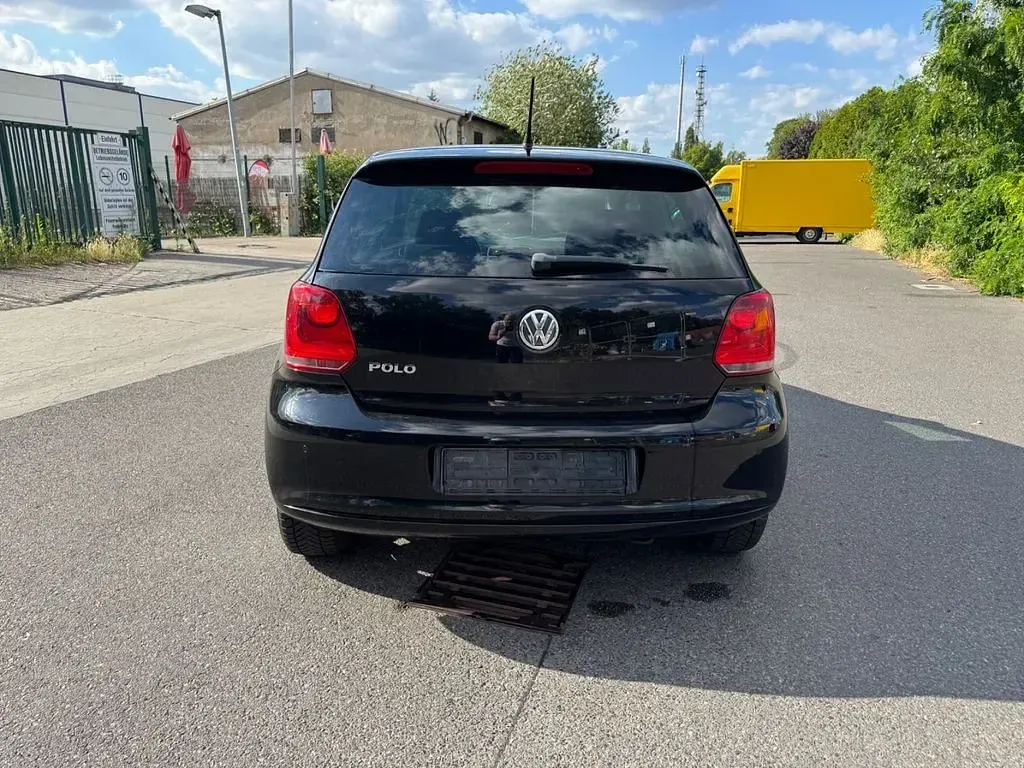 Gebraucht VW Polo Life 60 PS (44 kW) 2013 Schwarz Kleinwagen