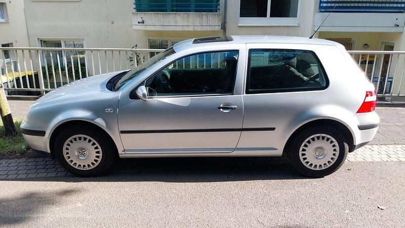 Silber Gebraucht 2002 VW Golf IV Limousine | 1.900 € (Guter Preis) - Bild 1/4