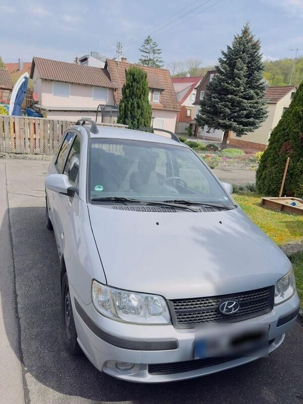 Grau Gebraucht 2005 Hyundai Matrix Edition+ Van / Kleinbus | 2.500 € (Guter Preis) - Bild 1/4