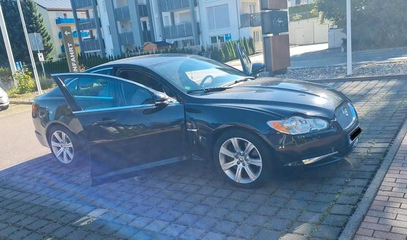 Gebraucht Jaguar XF 211 PS (155 kW) 2010 Schwarz Limousine