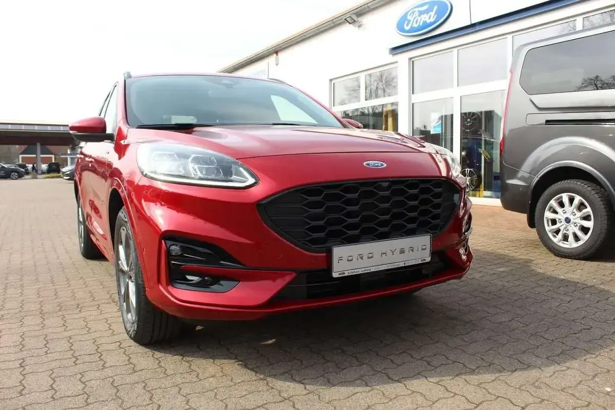 Gebraucht Ford Kuga ST-Line X 190 PS (139 kW) 2024 Lucidrot metallic SUV