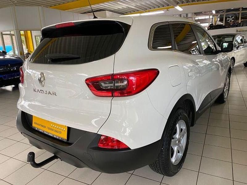 Gebraucht Renault Kadjar Life 131 PS (96 kW) 2015 Weiß SUV
