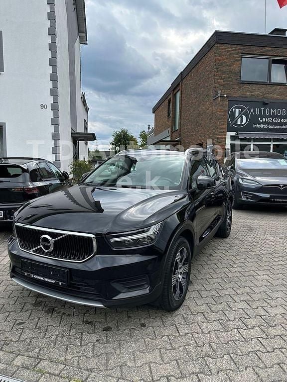 Schwarz Gebraucht 2020 Volvo XC40 Momentum SUV | 22.900 € (Superpreis) - Bild 1/4