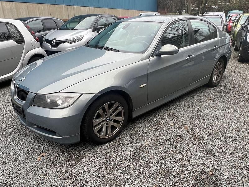 Gebraucht BMW 325 Sport Line 218 PS (160 kW) 2005 Limousine