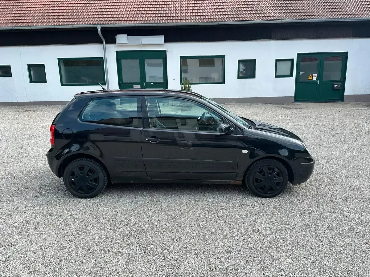 Gebraucht VW Polo 75 PS (55 kW) 2002 Schwarz Kleinwagen