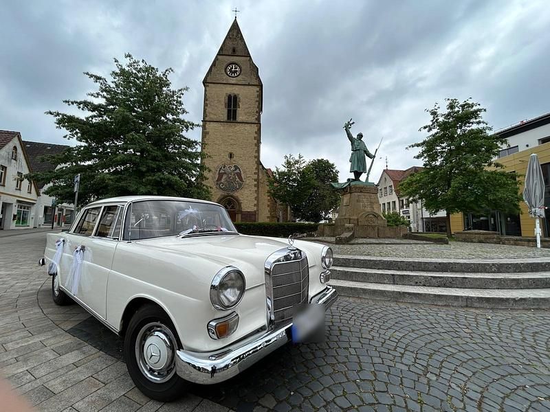 Gebraucht Mercedes 200 1967 Weiß Limousine
