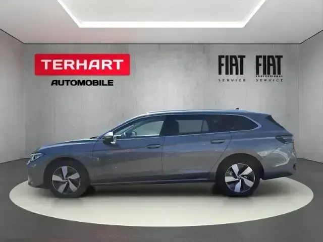 Gebraucht VW Passat Elegance 150 PS (110 kW) 2025 Schwarz Kombi