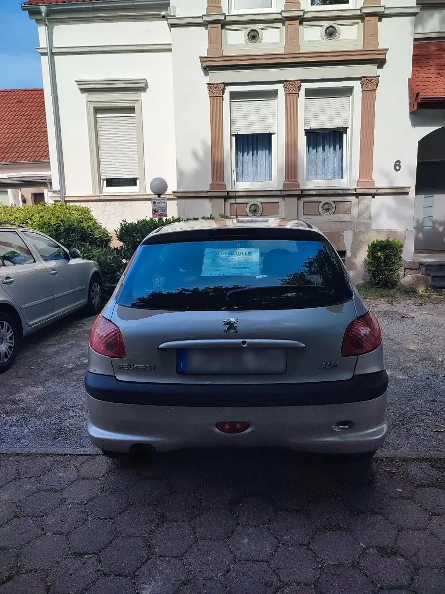 Gebraucht Peugeot 206 60 PS (44 kW) 2004 Silber Kleinwagen