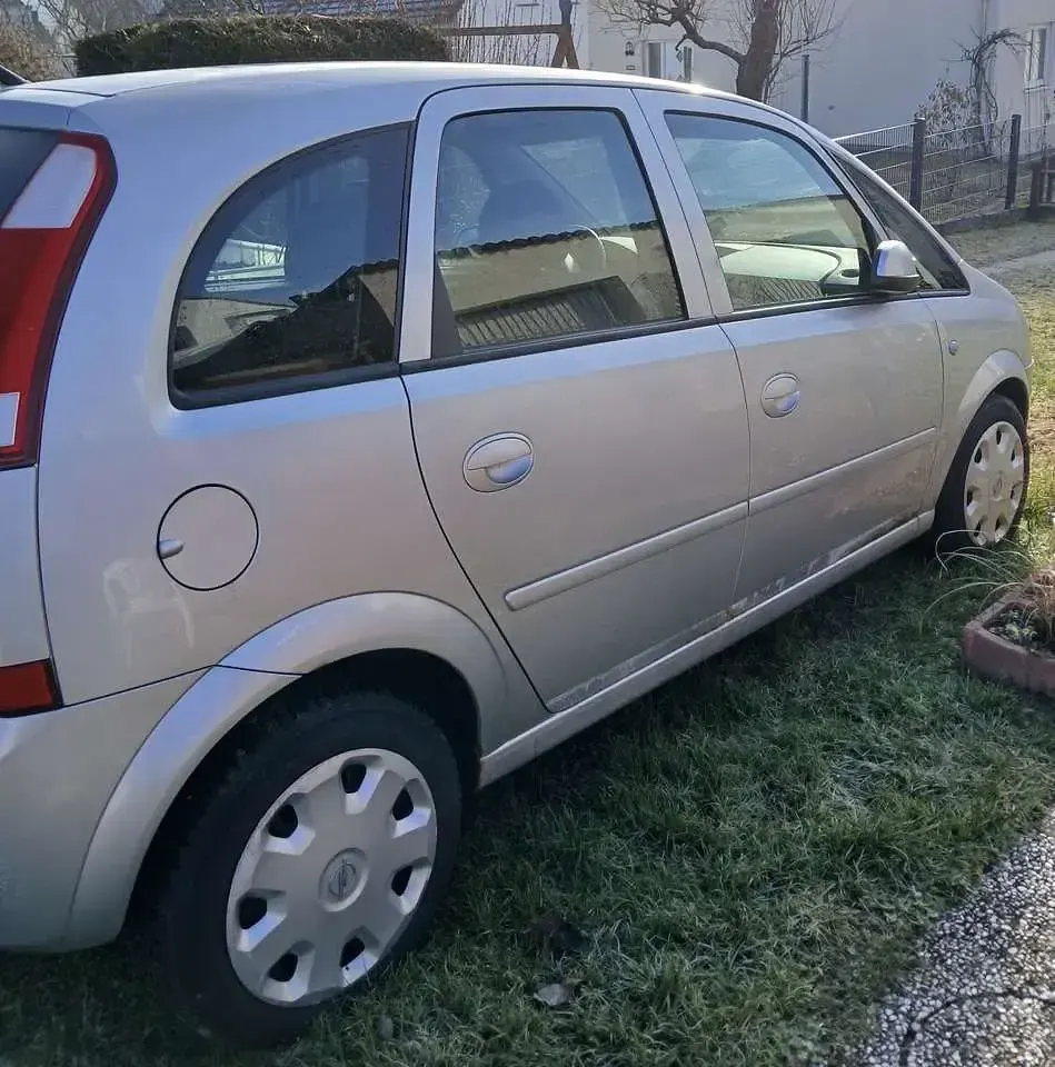 Gebraucht Opel Meriva 101 PS (74 kW) 2005 Silber Van / Kleinbus