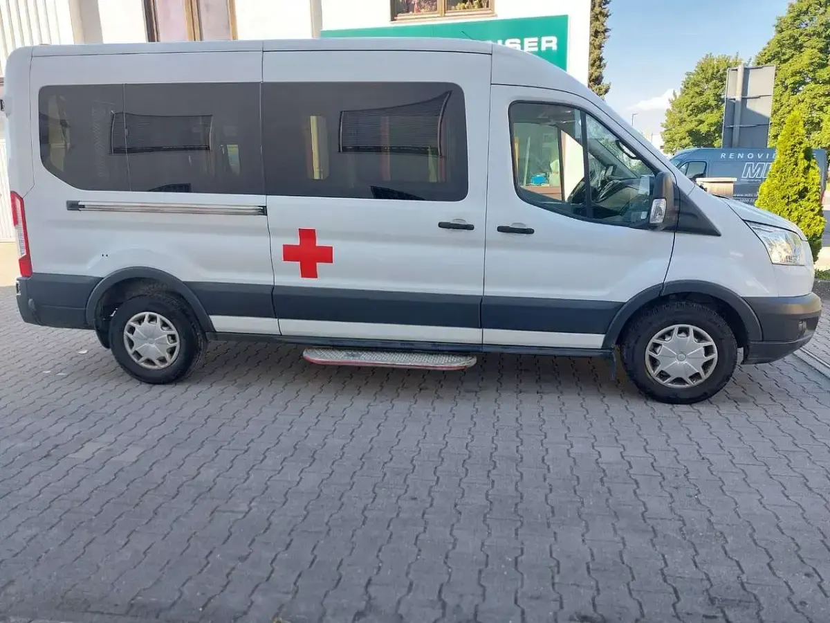 Gebraucht Ford Transit Trend 131 PS (96 kW) 2019 Frostweiß Van