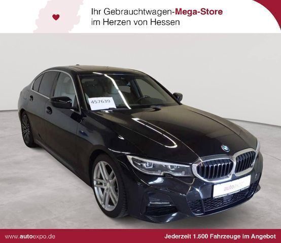 Saphirschwarz metallic Gebraucht 2021 BMW 318 M Sport Limousine | 28.690 € (Fairer Preis) - Bild 1/4