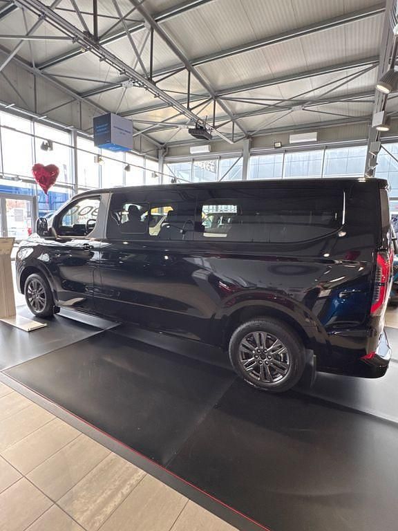 Neu Ford Tourneo 160 kW (218 PS) 2025 Schwarz Van / Kleinbus