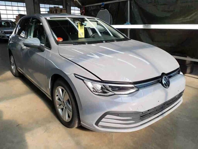 Mondsteingrau Gebraucht 2020 VW Golf VIII Life Limousine | 17.390 € (Fairer Preis) - Bild 1/4