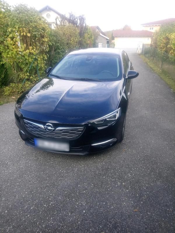 Blau Gebraucht 2018 Opel Insignia Sport Limousine | 12.500 € (Guter Preis) - Bild 1/4