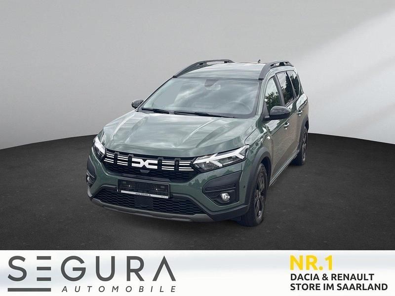 Safari grün Gebraucht 2023 Dacia Jogger Expression Limousine | 20.475 € (Etwas zu teuer) - Bild 1/4