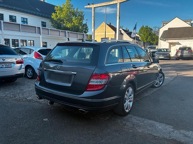 Gebraucht Mercedes C320 225 PS (165 kW) 2009 Grau Kombi