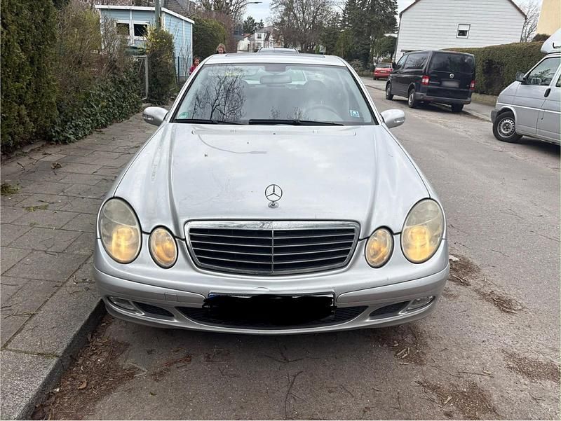 Gebraucht Mercedes E270 177 PS (130 kW) 2003 Silber Limousine