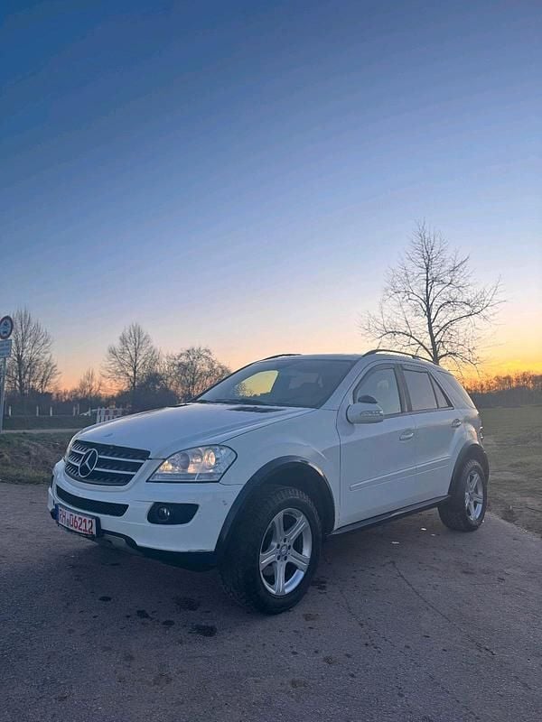 Gebraucht Mercedes ML280 190 PS (139 kW) 2008 Weiß SUV