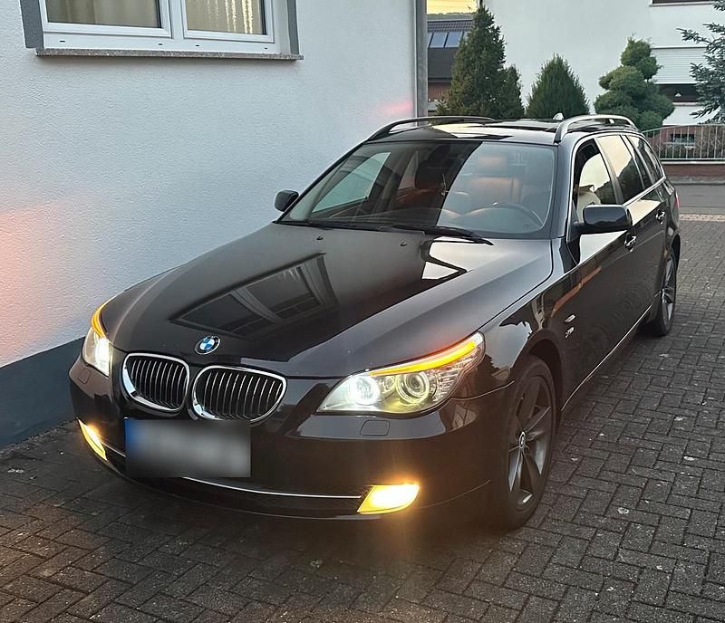 Gebraucht BMW 525 197 PS (144 kW) 2008 Schwarz Kombi