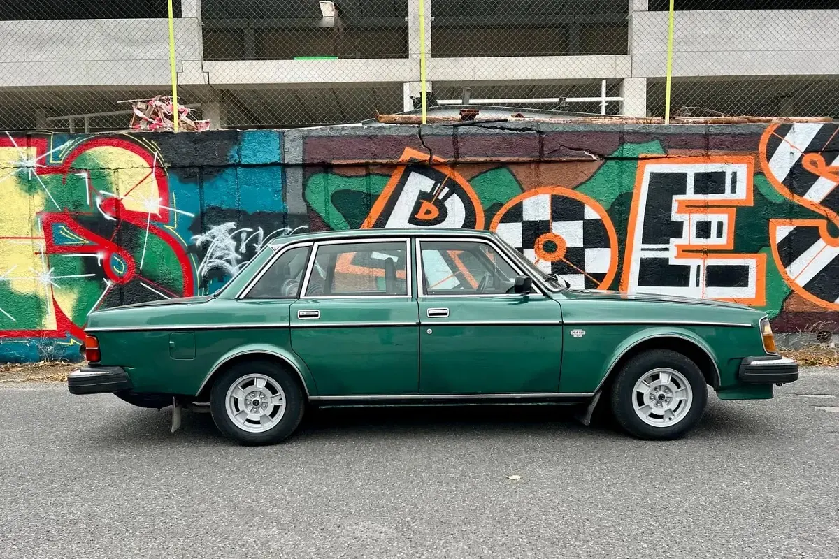 Second-hand Volvo 264 1979 Verde Berlinǎ