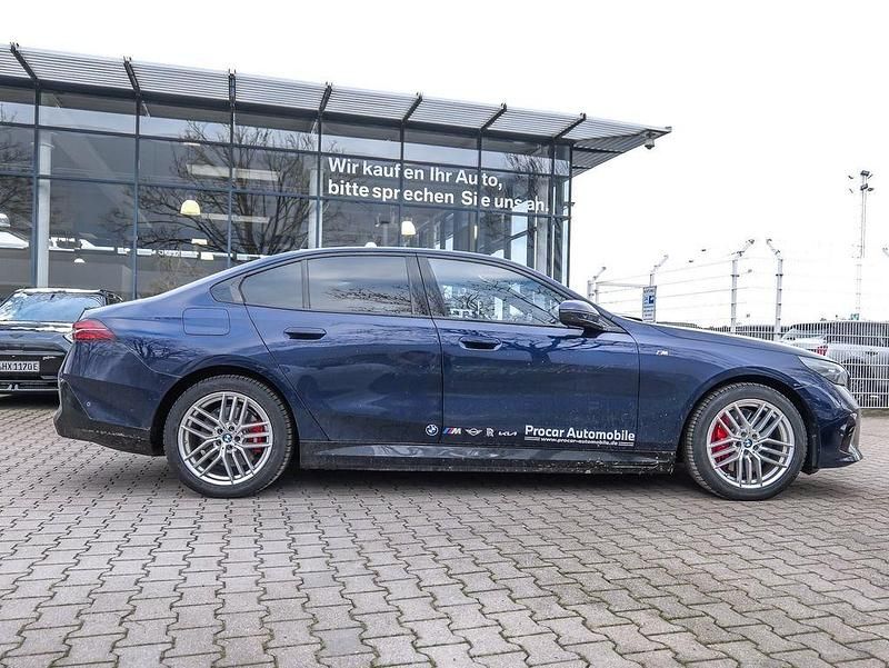 Gebraucht BMW i5 M Sport 250 kW (340 PS) 2024 Bmw individual tansanitblau c Limousine
