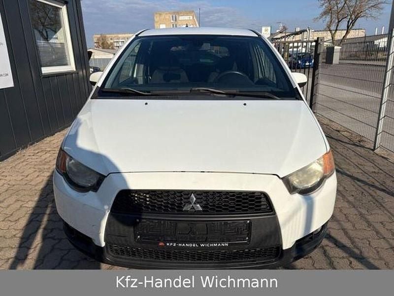 Gebraucht Mitsubishi Colt 95 PS (69 kW) 2010 Weiß Kleinwagen