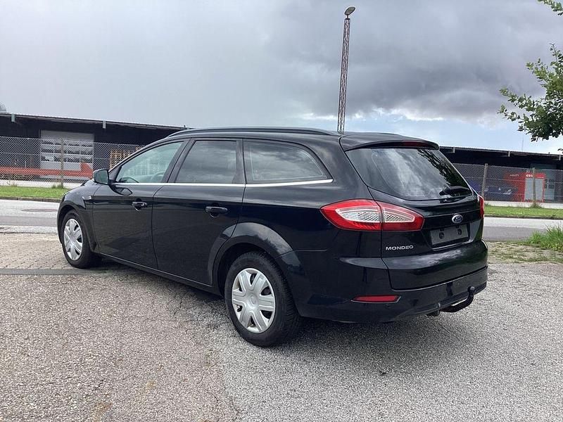 Gebraucht Ford Mondeo Collection 140 PS (102 kW) 2012 Schwarz Limousine