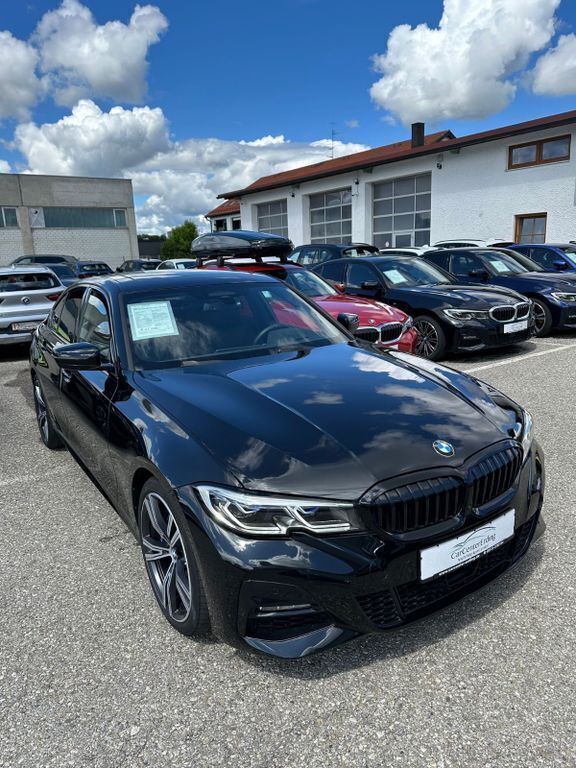 Schwarz Gebraucht 2018 BMW 320 M Sport Limousine | 29.950 € (Teuer) - Bild 1/4