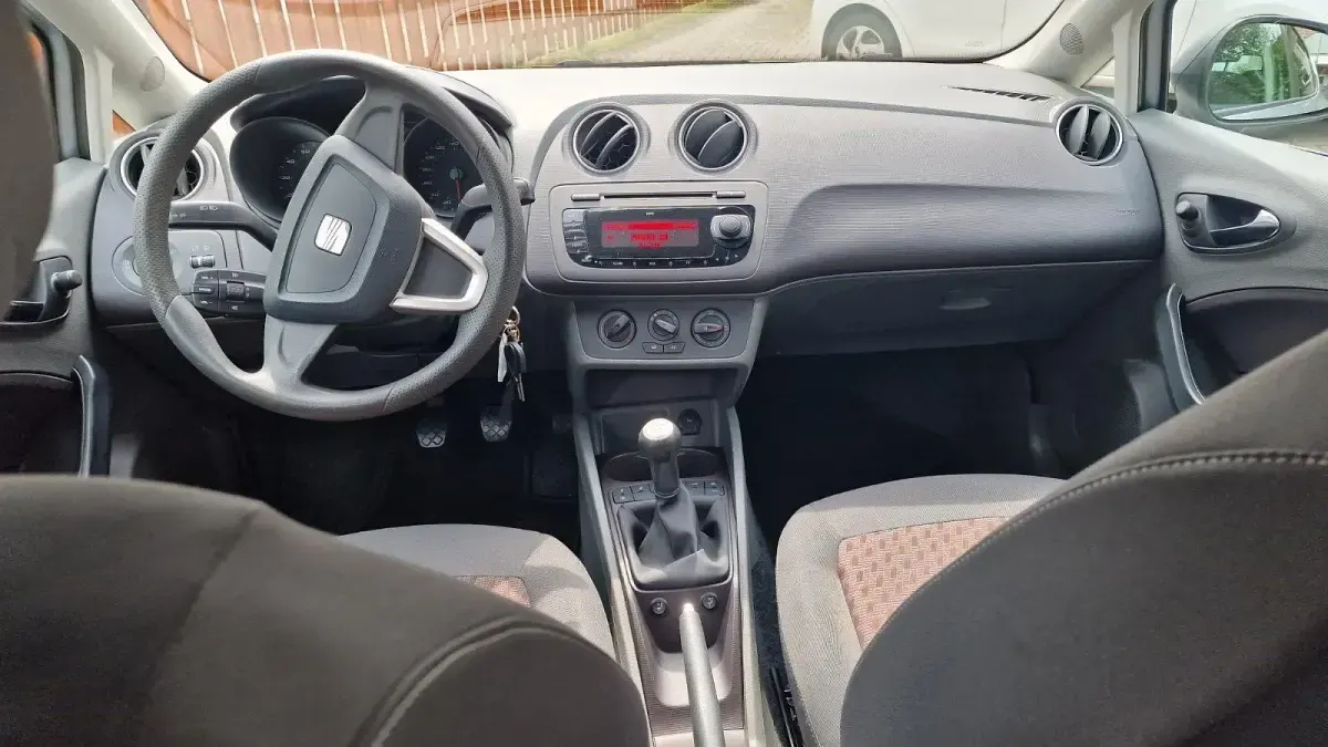 Gebraucht Seat Ibiza Reference 69 PS (50 kW) 2009 Silber Limousine