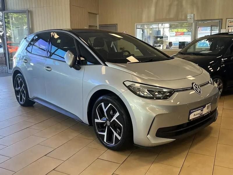 Silber imola/sonnengelb Gebraucht 2024 VW ID.3 Pro Kleinwagen | 29.340 € (Guter Preis) - Bild 1/4