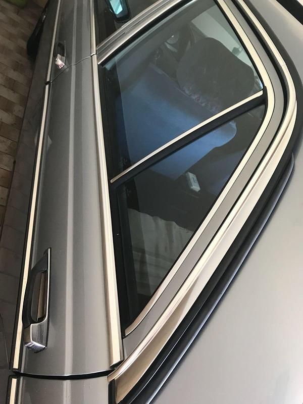 Gebraucht Mercedes 200 109 PS (80 kW) 1984 Silber Limousine