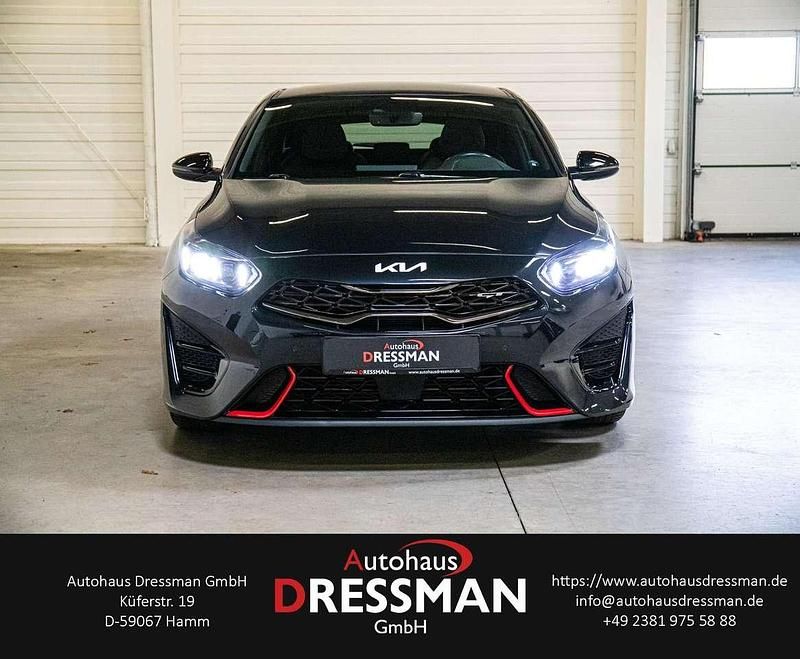 Gebraucht Kia ProCeed GT 204 PS (150 kW) 2023 (1k) zilinaschwarz met. Kombi