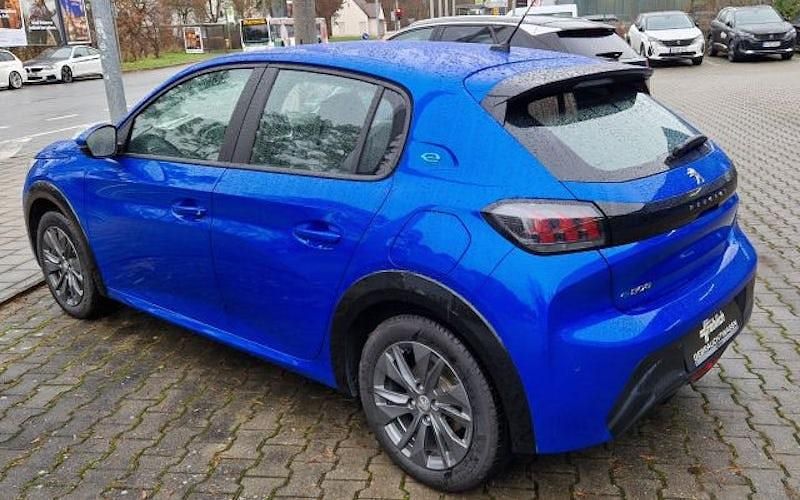 Gebraucht Peugeot e-208 Active 100 kW (136 PS) 2021 Lackierung vertigoblau Kleinwagen