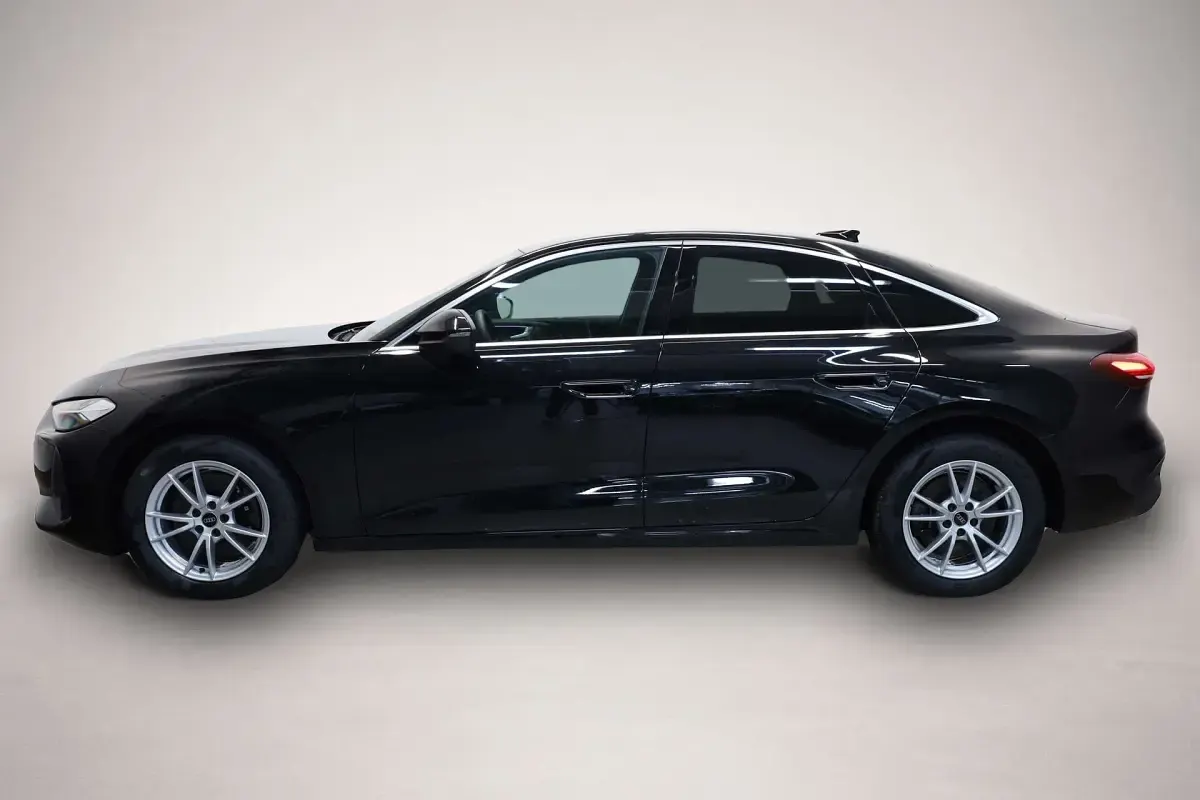 Gebraucht Audi A5 Ambiente 204 PS (150 kW) 2025 Mythosschwarz metallic Limousine