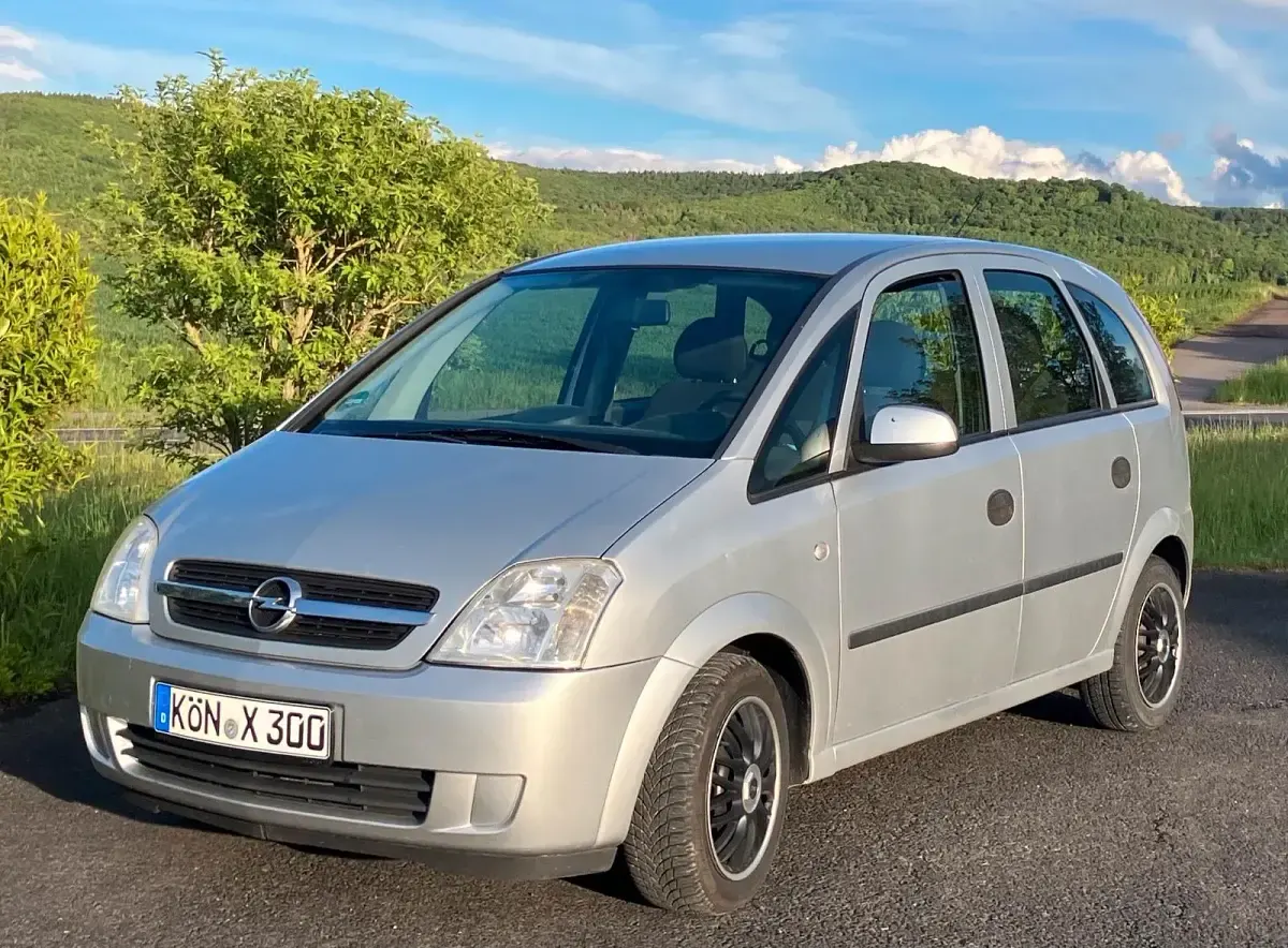 Używany Opel Meriva 101 KM (74 kW) 2003 Srebrny Minivan