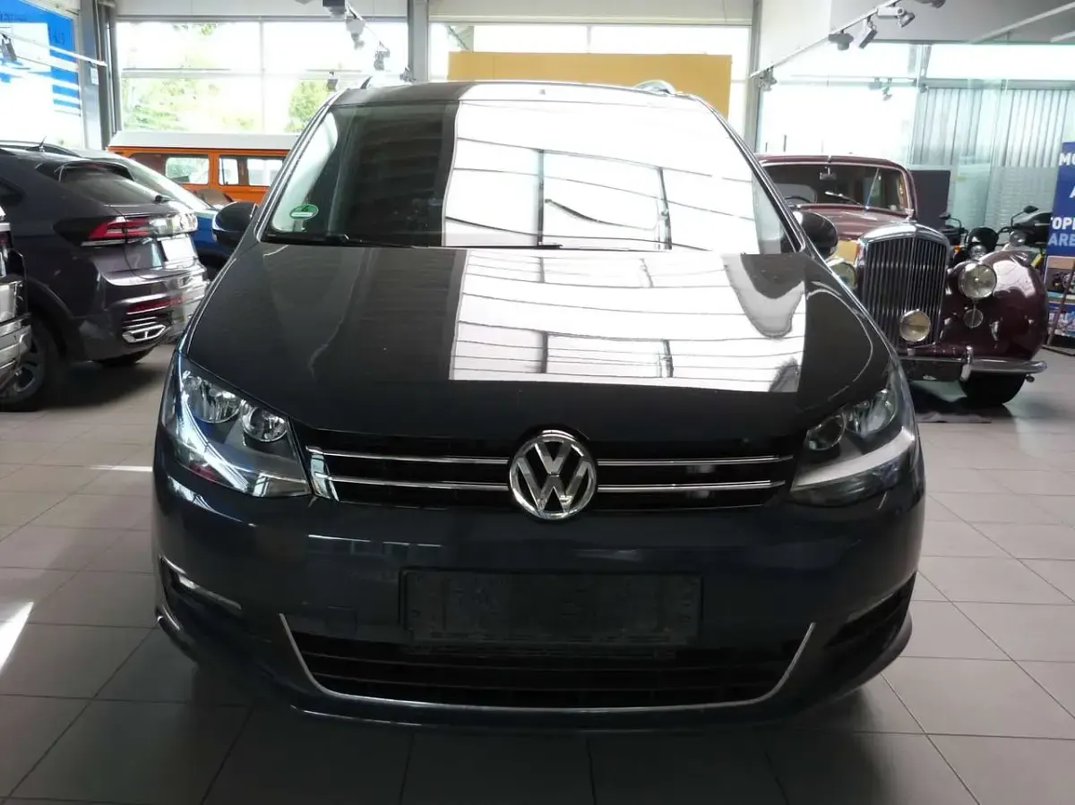 Gebraucht VW Sharan Comfortline 140 PS (102 kW) 2015 Uranograu Van / Kleinbus