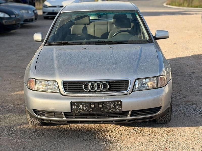 Second-hand Audi A4 125 CP (91 kW) 1998 Berlinǎ