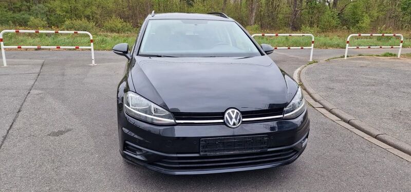 Schwarz Gebraucht 2017 VW Golf VII Trendline Kombi | 10.690 € (Fairer Preis) - Bild 1/4