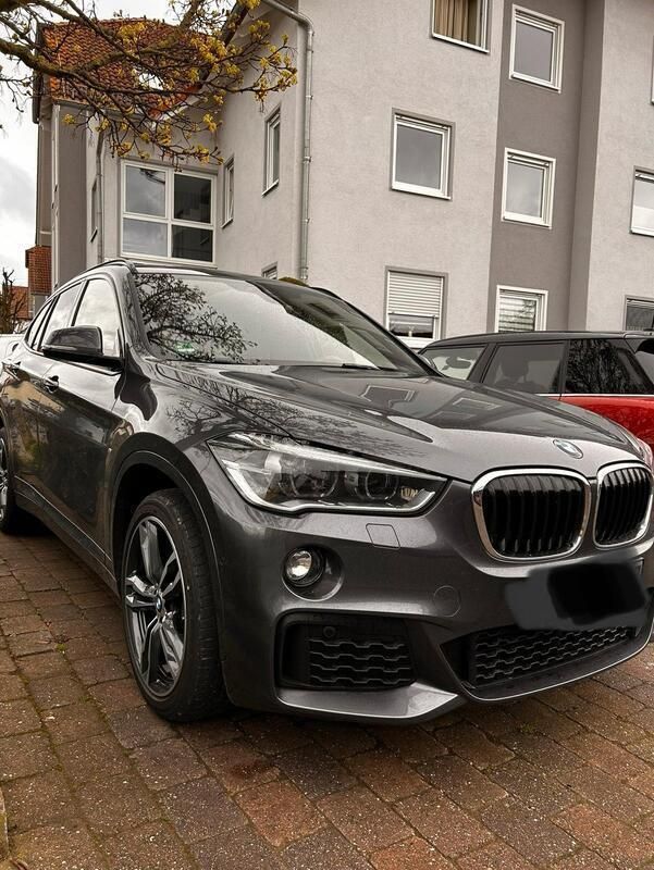 Grau Gebraucht 2019 BMW X1 M Sport SUV | 28.000 € (Fairer Preis) - Bild 1/4