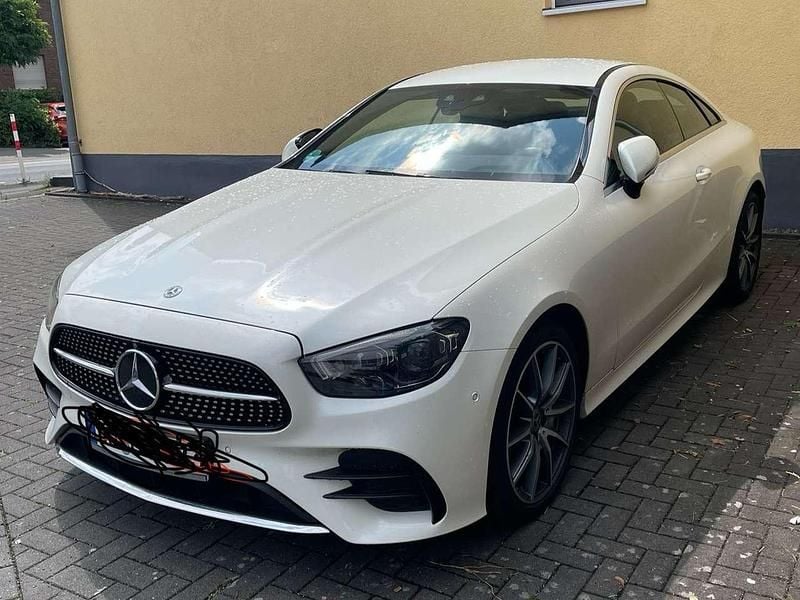 Weiß Gebraucht 2020 Mercedes E450 AMG line Coupé | 45.000 € (Superpreis) - Bild 1/4