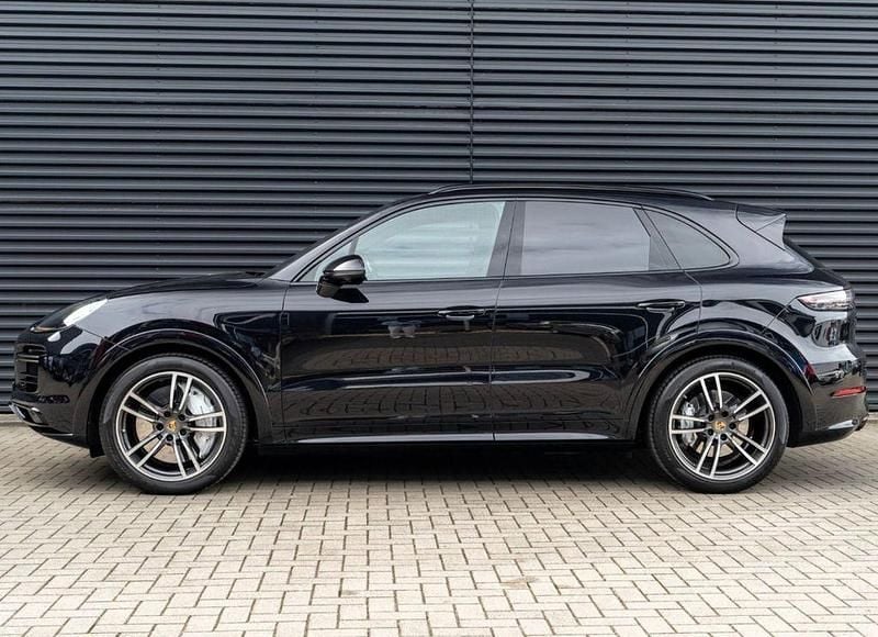 Schwarz Gebraucht 2018 Porsche Cayenne Turbo Chrono SUV | 64.800 € (Guter Preis) - Bild 1/4
