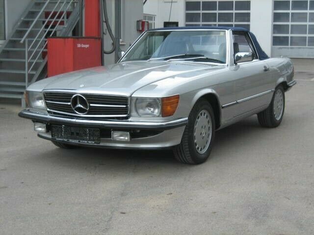 Silber metallic Gebraucht 1987 Mercedes 560 Cabrio | 38.980 € - Bild 1/4