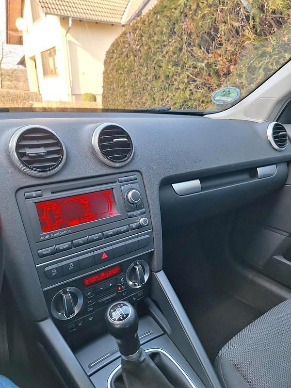 Gebraucht Audi A3 105 PS (77 kW) 2013 Grau Limousine