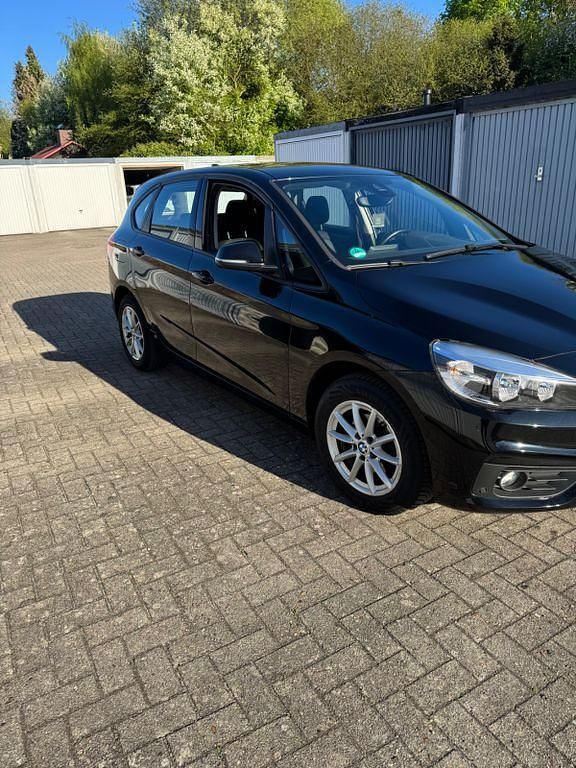 Gebraucht BMW 216 Active Tourer Advantage 102 PS (75 kW) 2017 Schwarz Van / Kleinbus