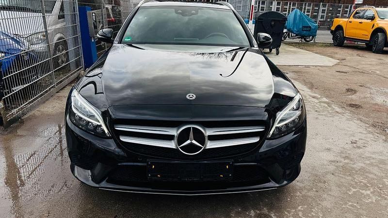 Gebraucht Mercedes C300 Business 194 PS (142 kW) 2021 Schwarz Limousine